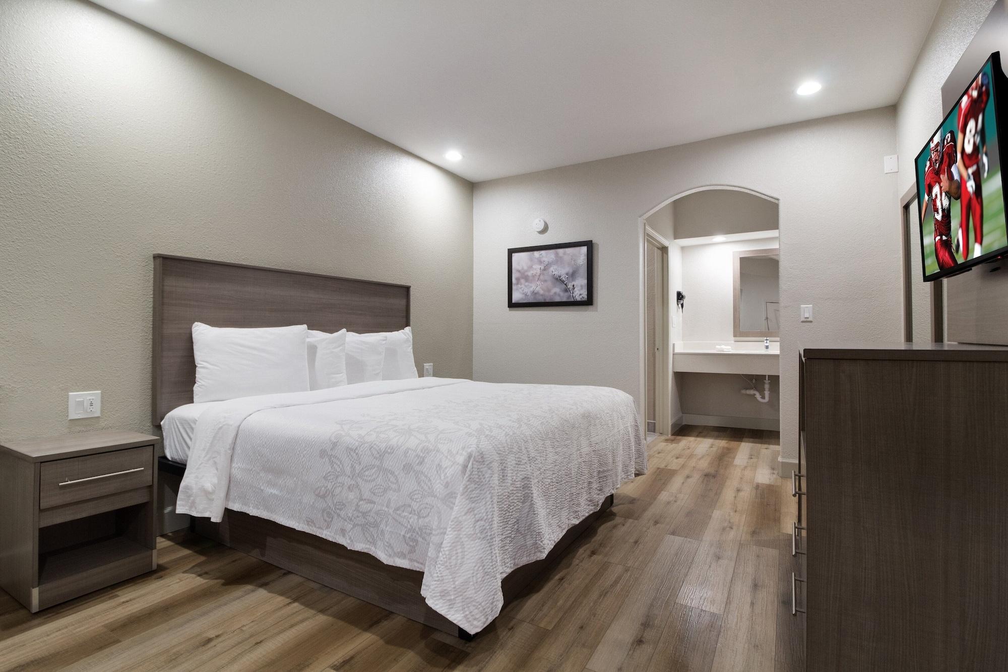 Red Roof Inn Plus + Galveston - Beachfront المظهر الخارجي الصورة