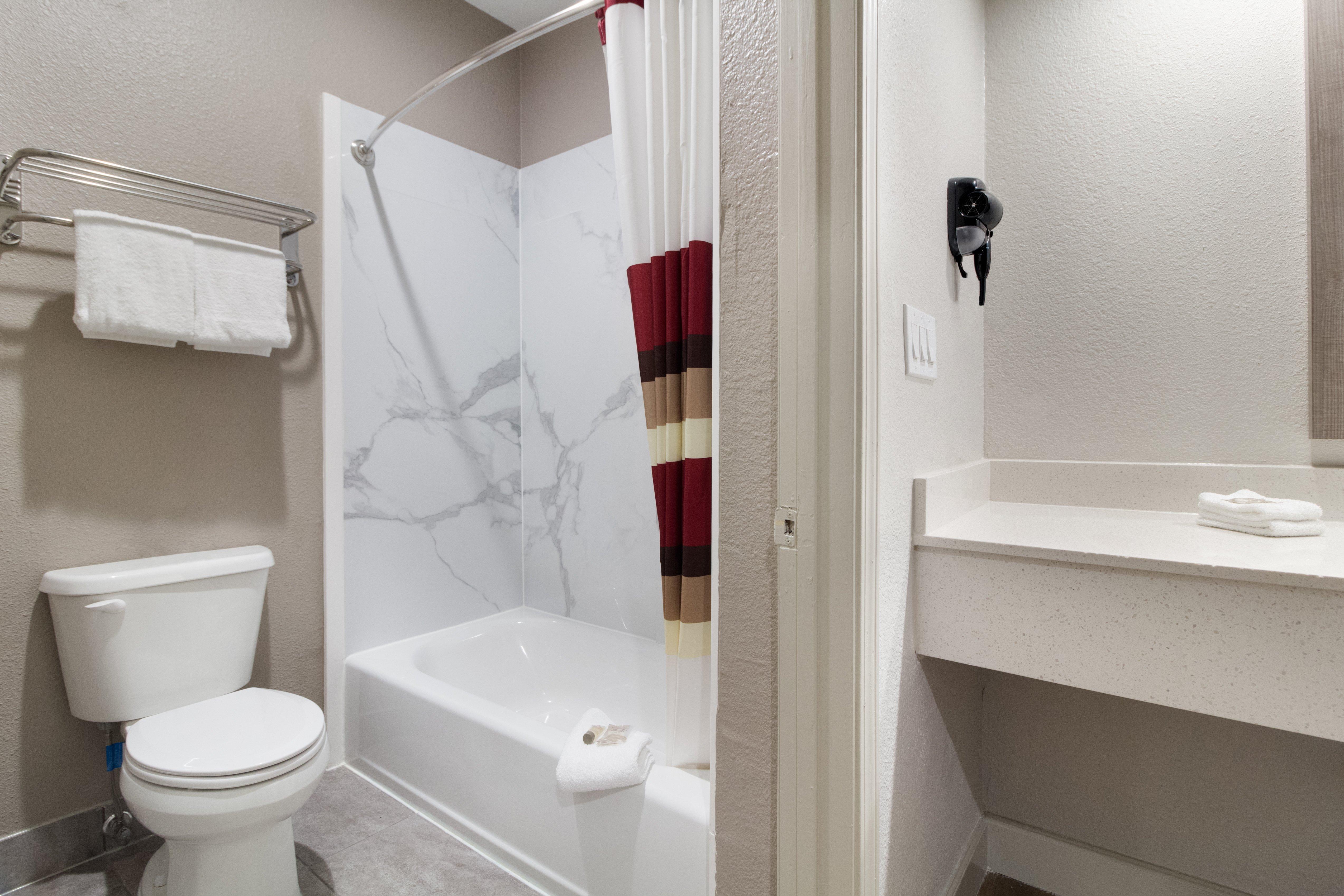 Red Roof Inn Plus + Galveston - Beachfront المظهر الخارجي الصورة