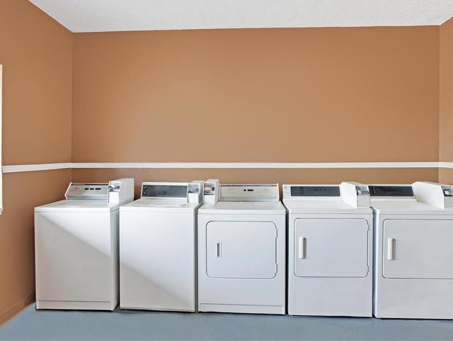 Red Roof Inn Plus + Galveston - Beachfront المظهر الخارجي الصورة