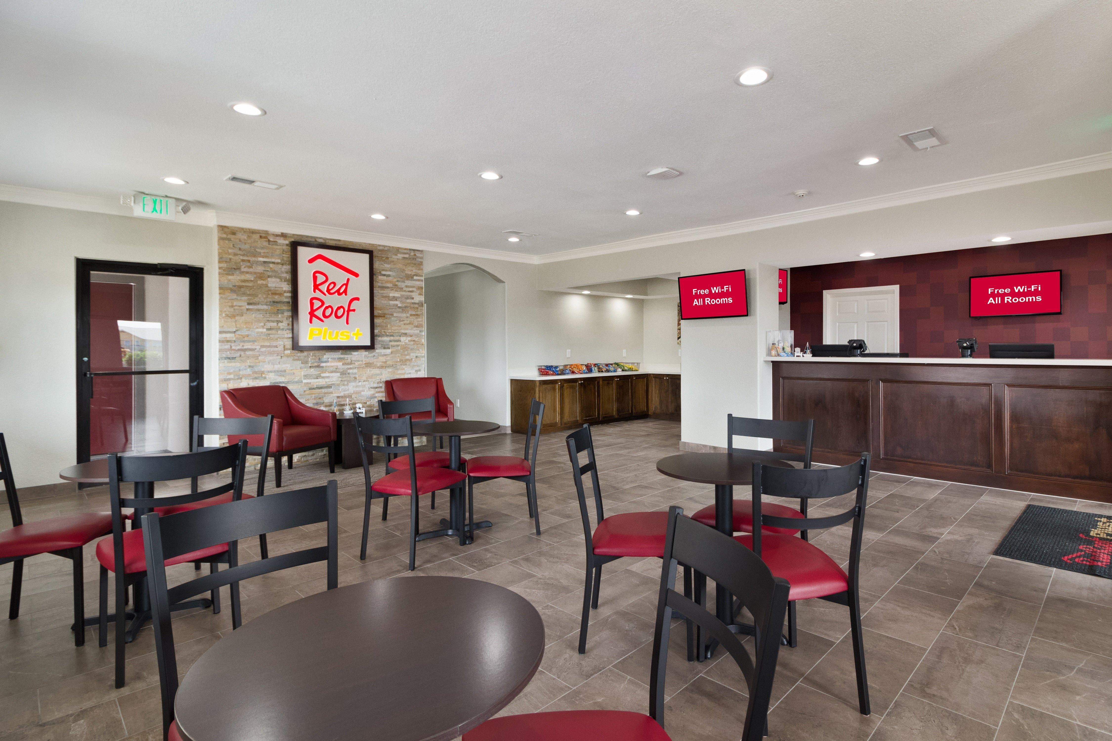 Red Roof Inn Plus + Galveston - Beachfront المظهر الخارجي الصورة