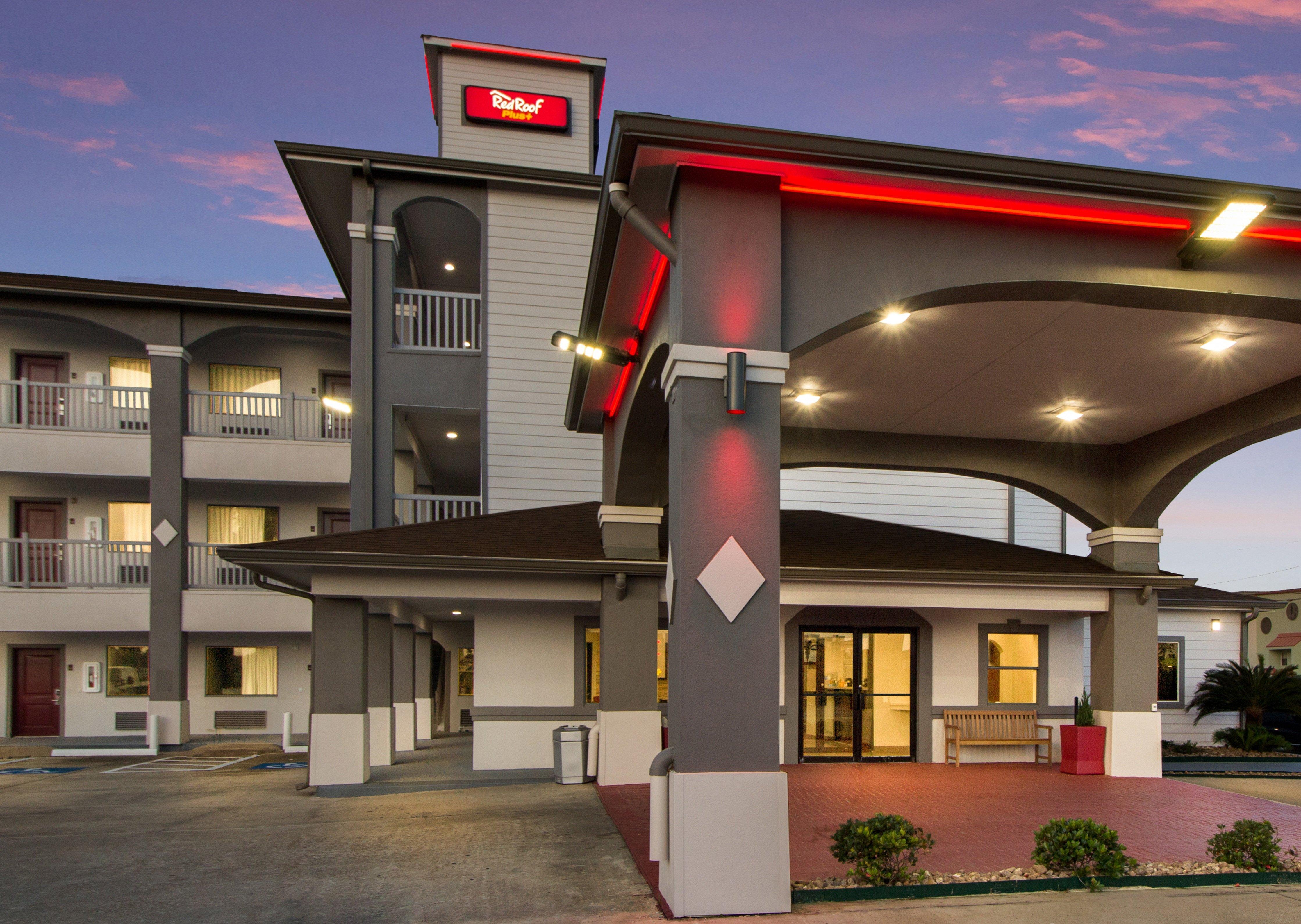 Red Roof Inn Plus + Galveston - Beachfront المظهر الخارجي الصورة