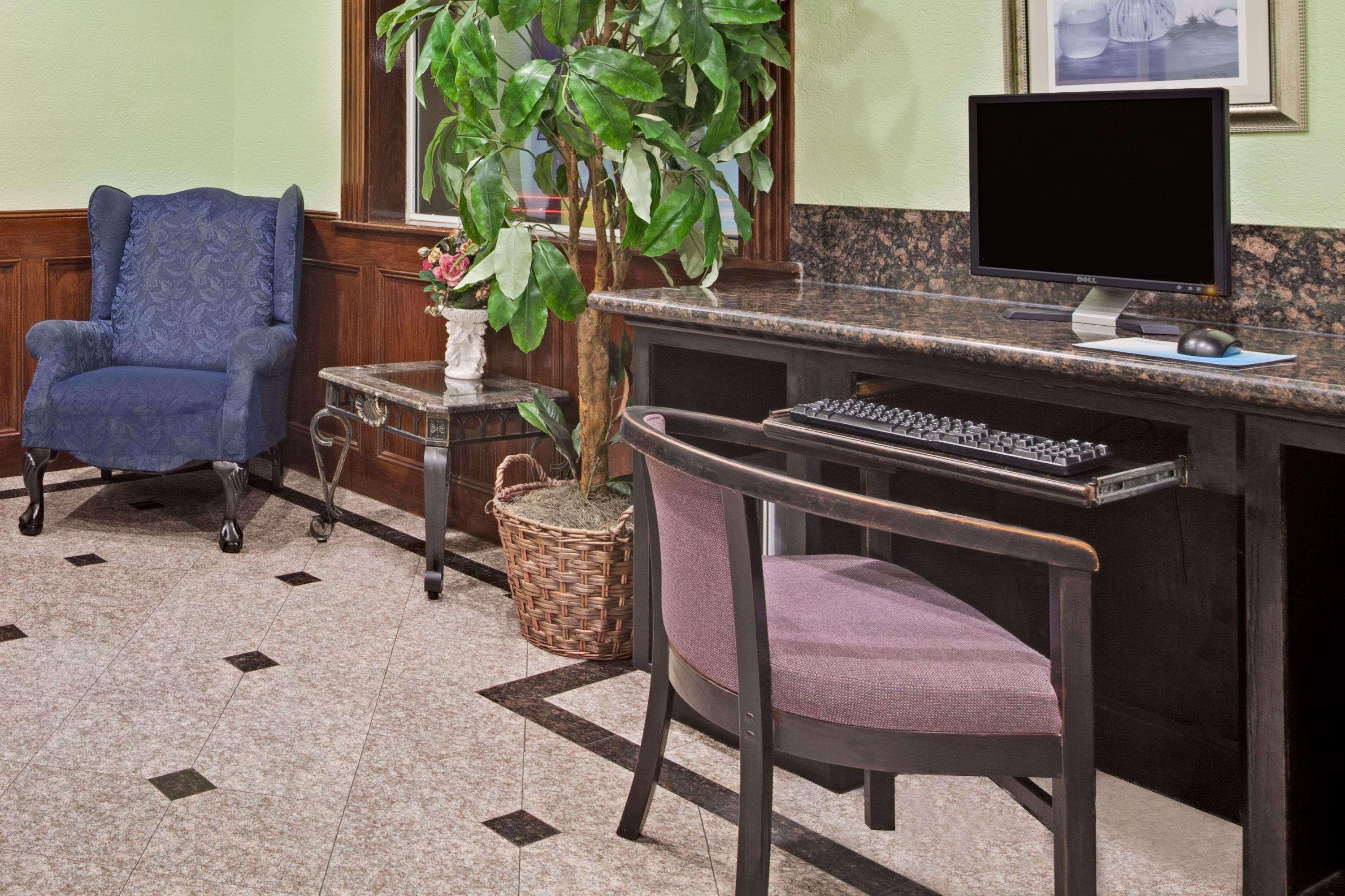 Red Roof Inn Plus + Galveston - Beachfront المظهر الخارجي الصورة
