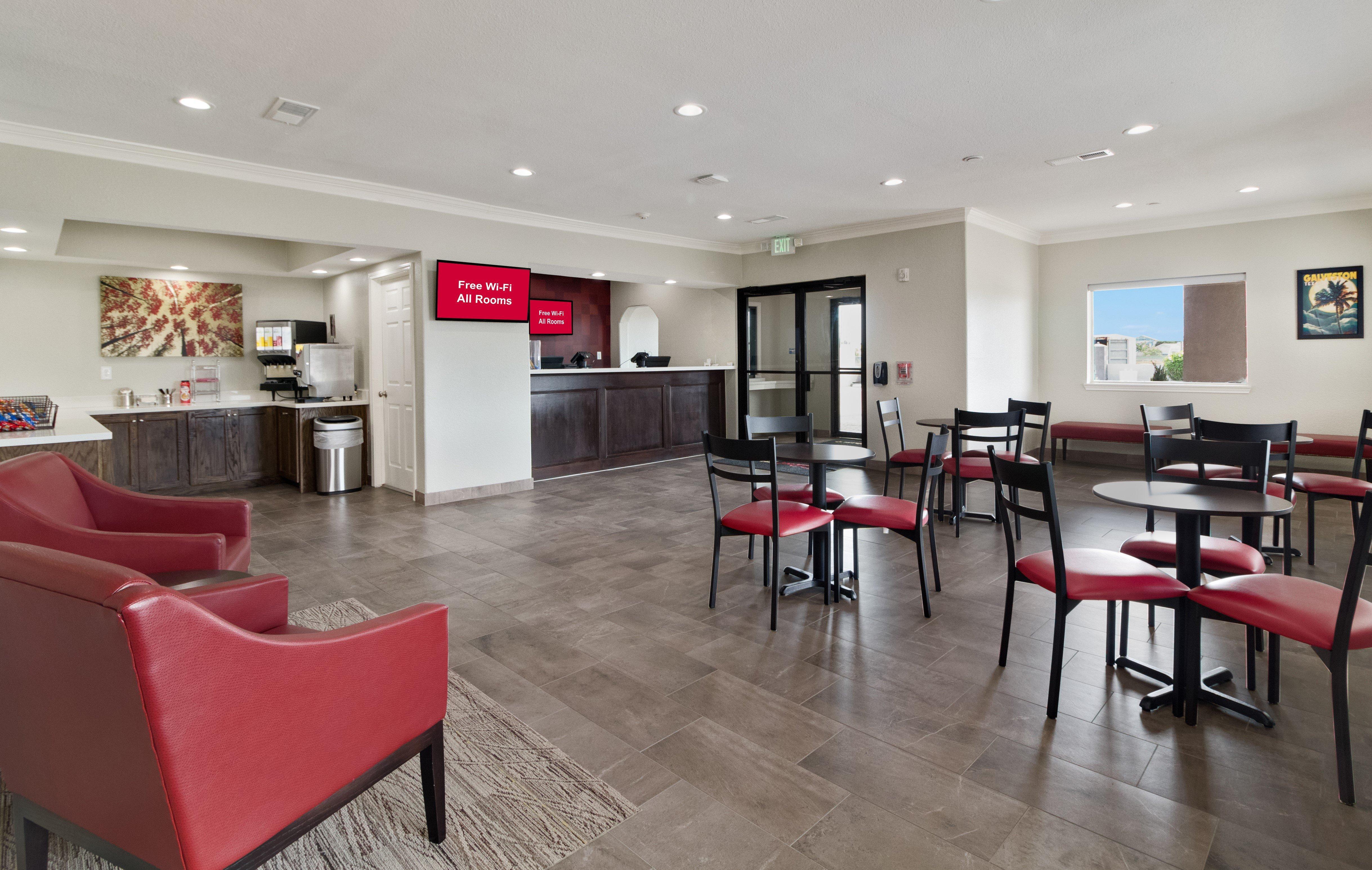 Red Roof Inn Plus + Galveston - Beachfront المظهر الخارجي الصورة
