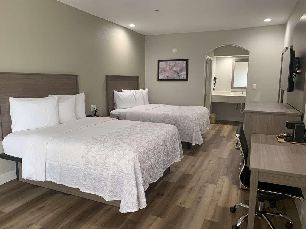 Red Roof Inn Plus + Galveston - Beachfront الغرفة الصورة