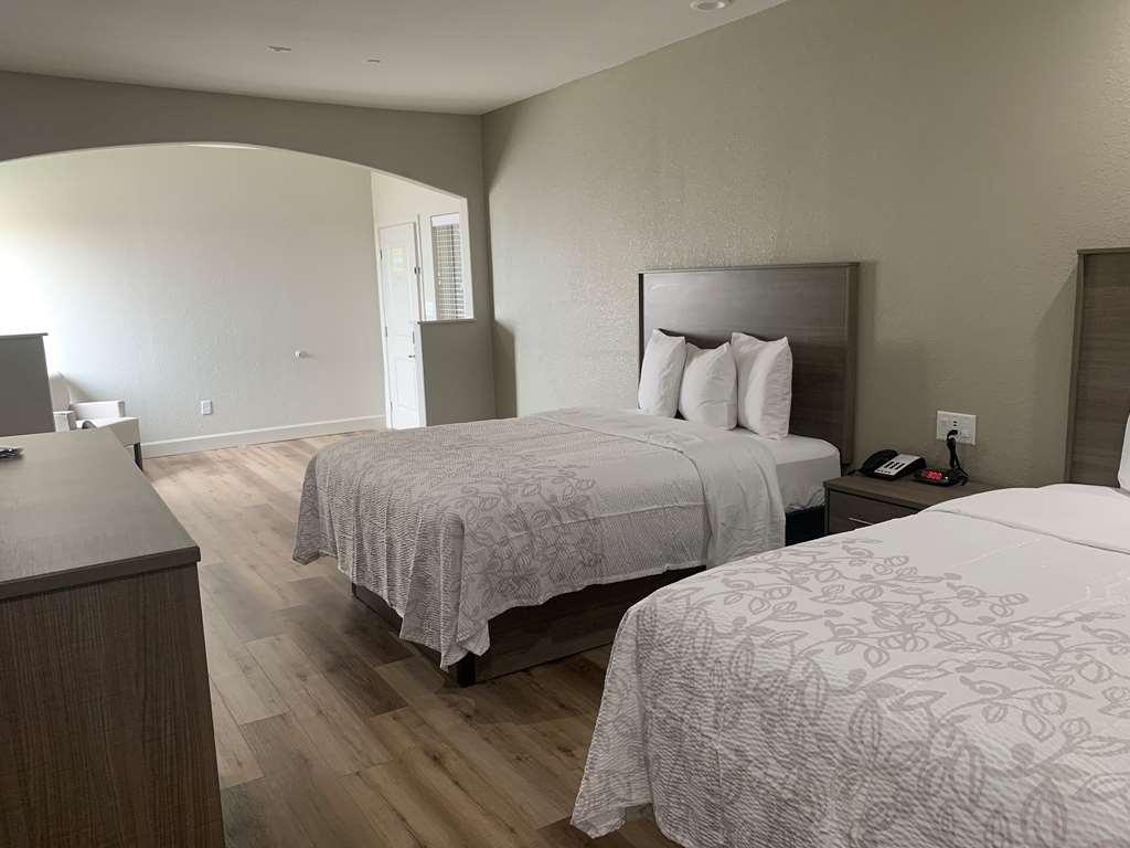 Red Roof Inn Plus + Galveston - Beachfront الغرفة الصورة