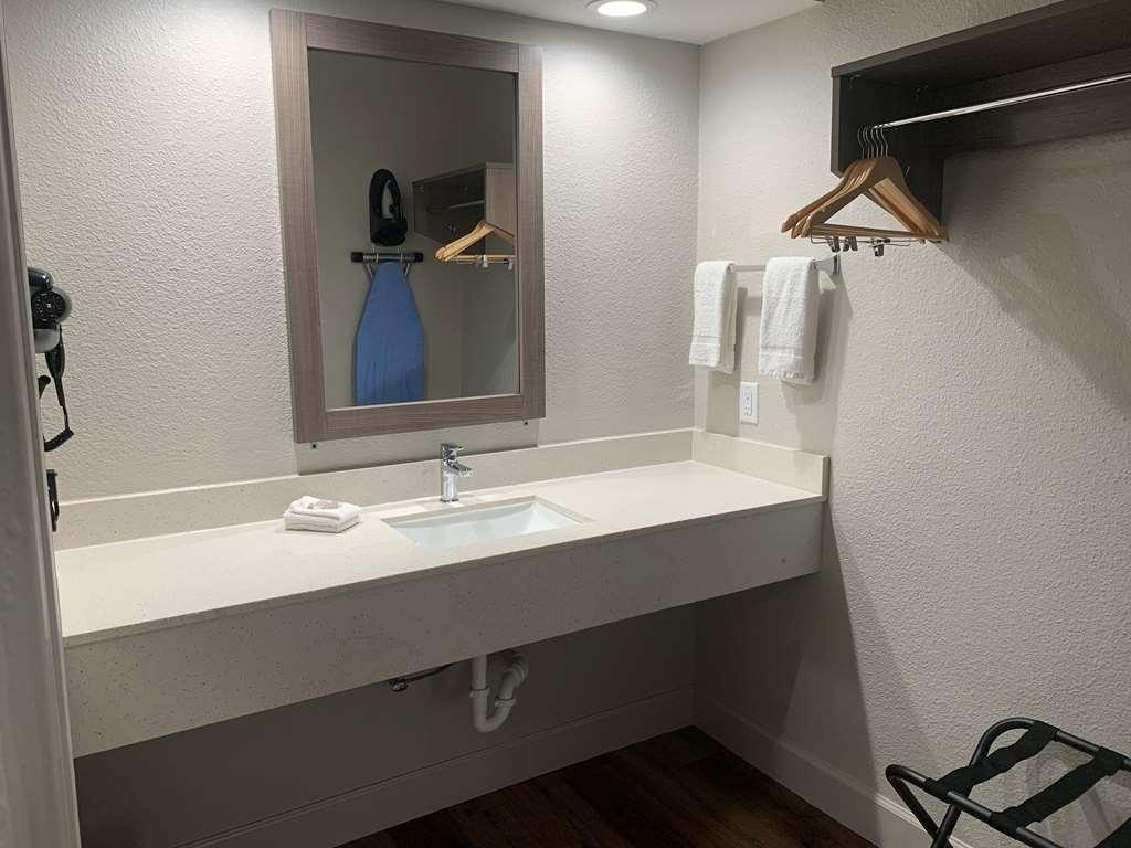 Red Roof Inn Plus + Galveston - Beachfront الغرفة الصورة