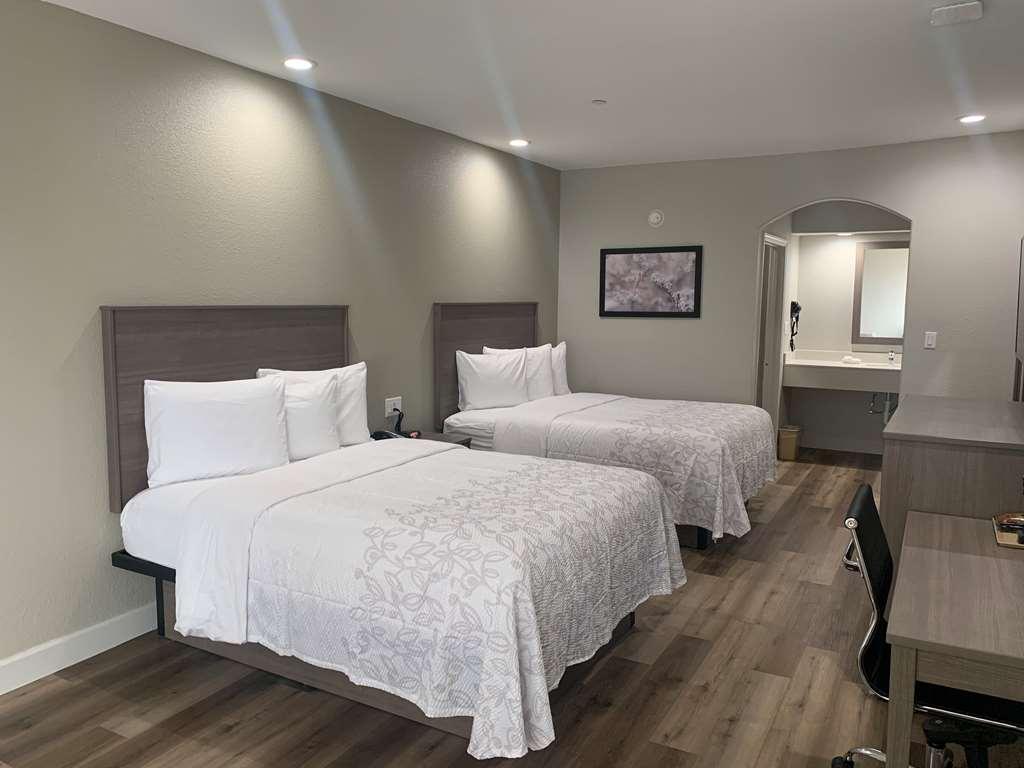Red Roof Inn Plus + Galveston - Beachfront الغرفة الصورة