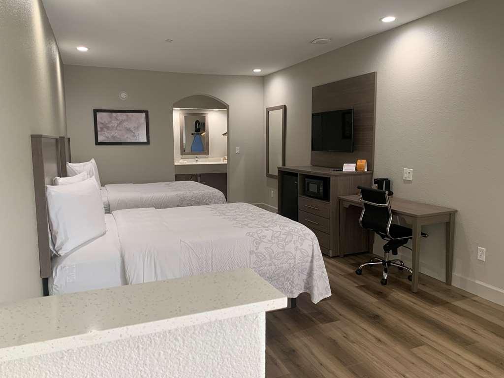 Red Roof Inn Plus + Galveston - Beachfront الغرفة الصورة