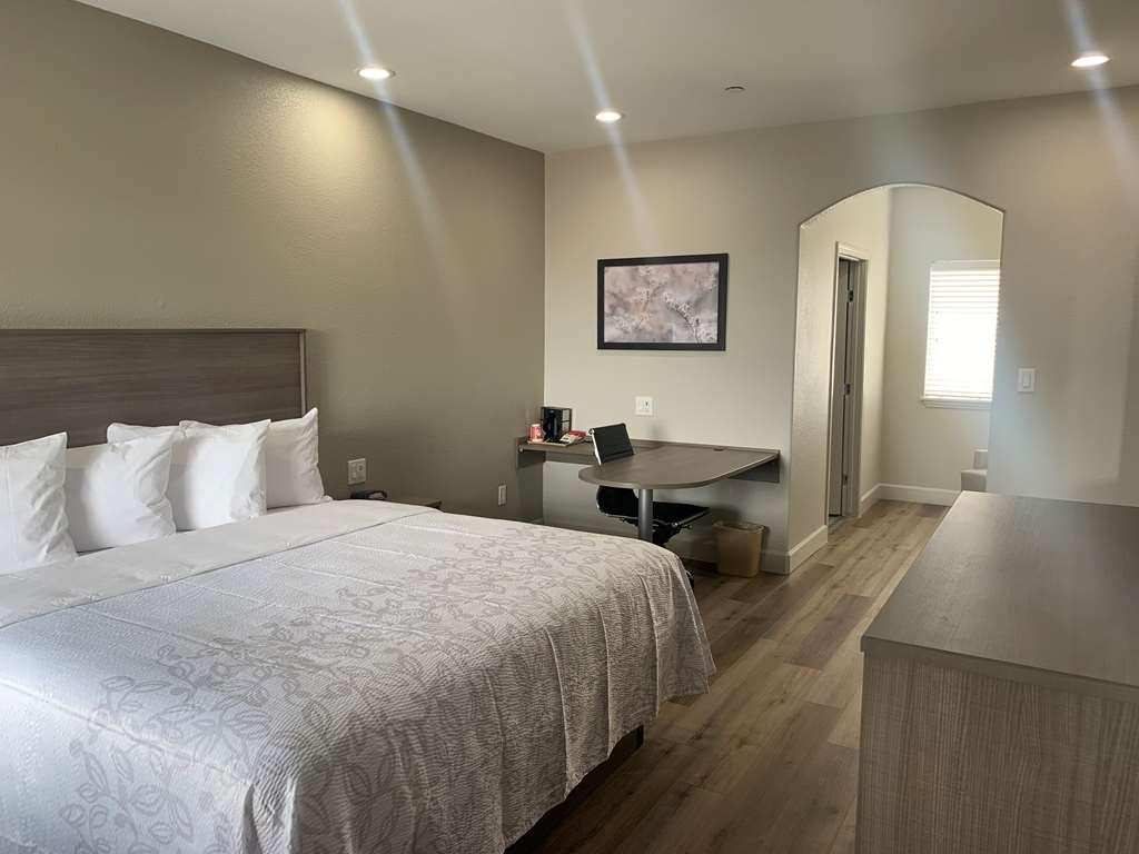 Red Roof Inn Plus + Galveston - Beachfront الغرفة الصورة