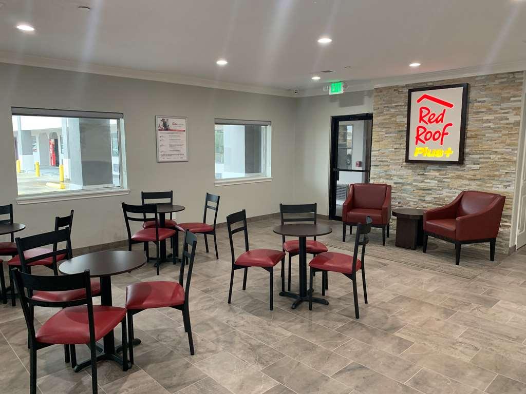 Red Roof Inn Plus + Galveston - Beachfront المظهر الداخلي الصورة