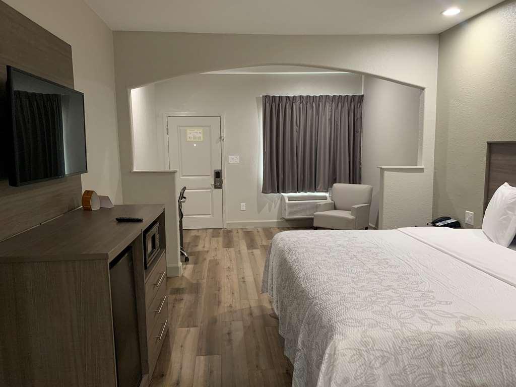 Red Roof Inn Plus + Galveston - Beachfront الغرفة الصورة